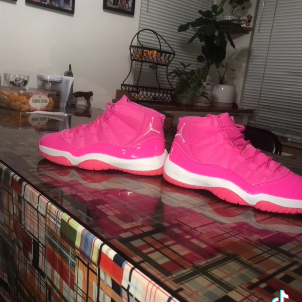 Jordan retro 11 custom hot pink